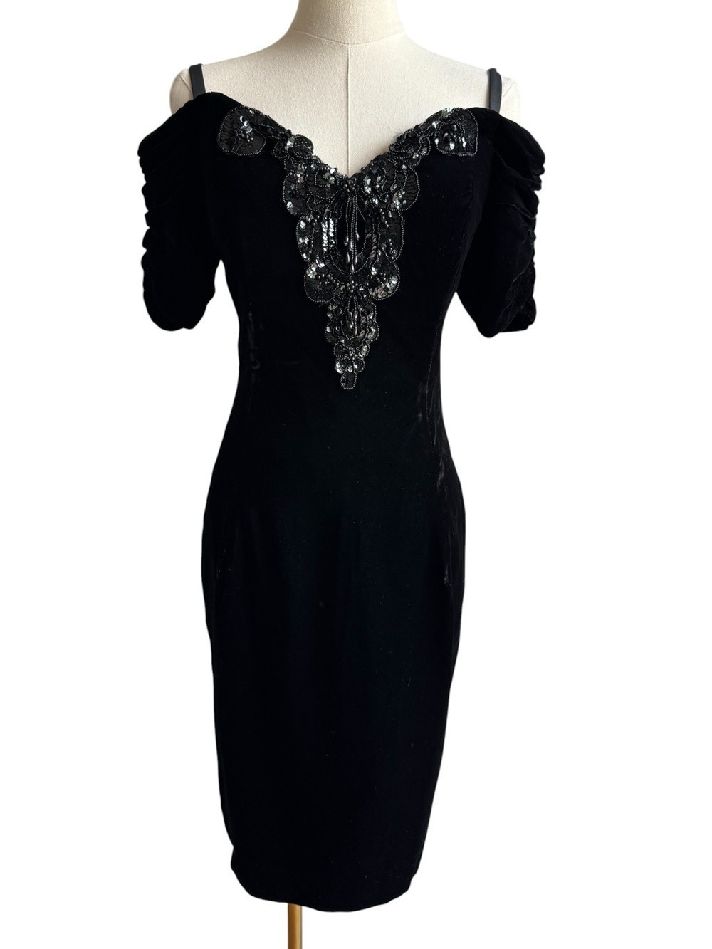 Vintage 80s Black Velvet Party Dress Sz M Beaded Applique Sweetheart Neckline